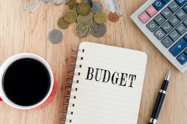 How to Plan a Shopping Budget and Stick to It