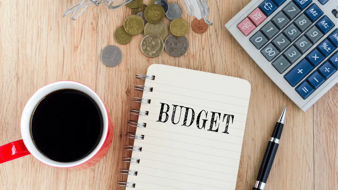 How to Plan a Shopping Budget and Stick to It